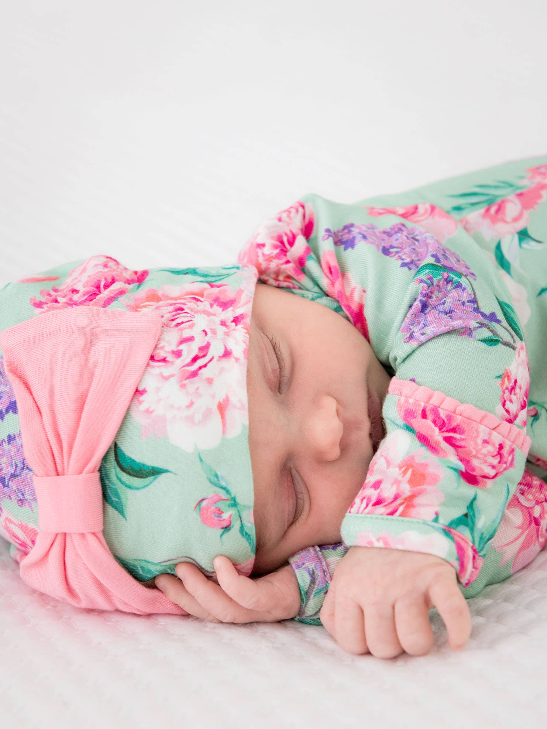 SoftSnooze™ Baby Girls Bamboo Viscose Sage Garden Ruffle Knotted Sleep Gown & Bow Hat Set